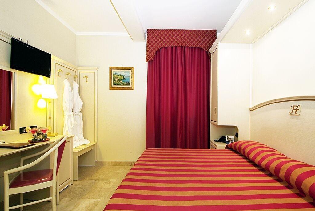 Fashion Hotel Valmontone Exterior foto