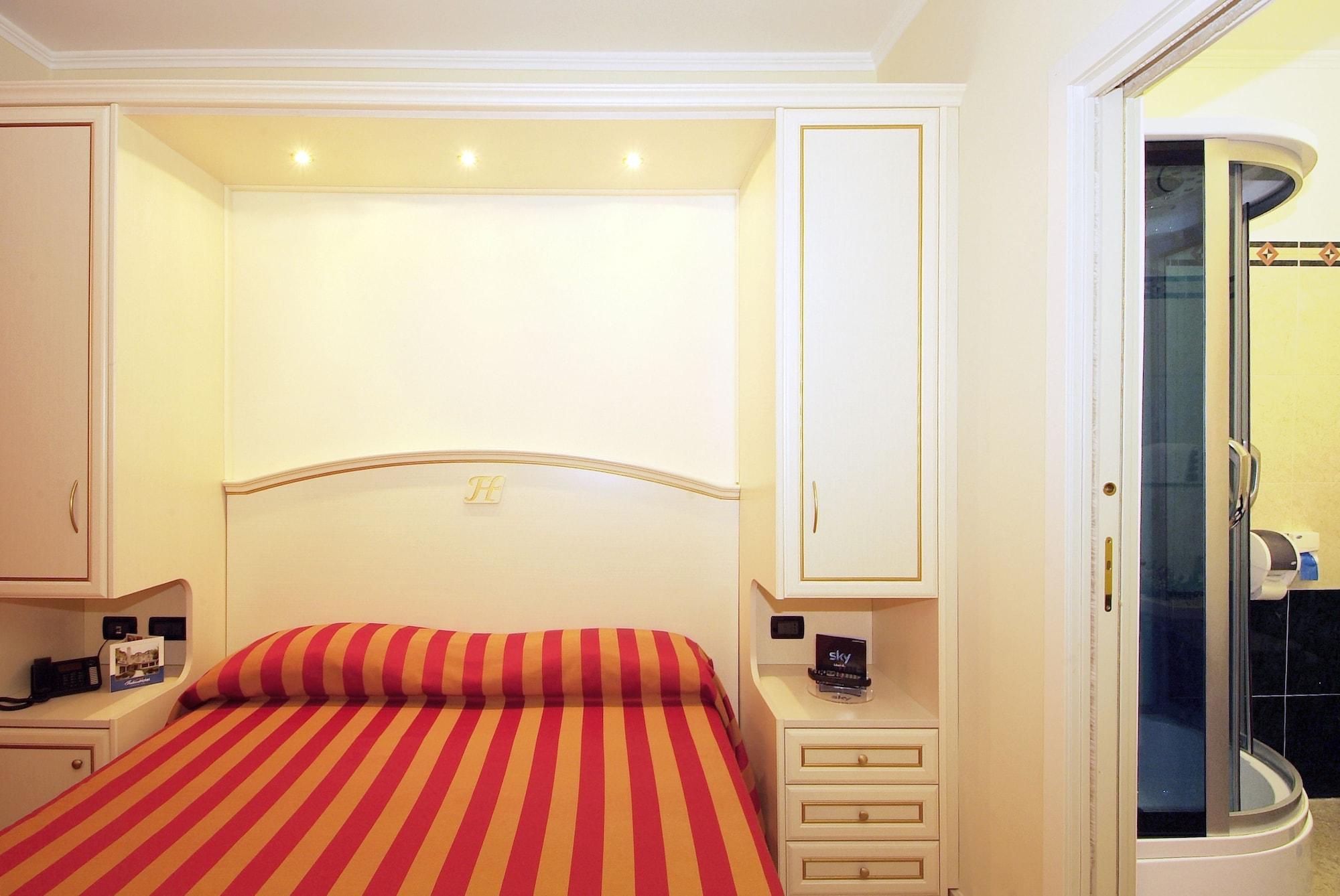 Fashion Hotel Valmontone Exterior foto